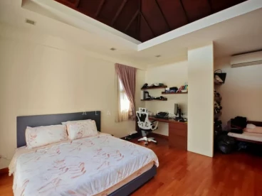 Property media